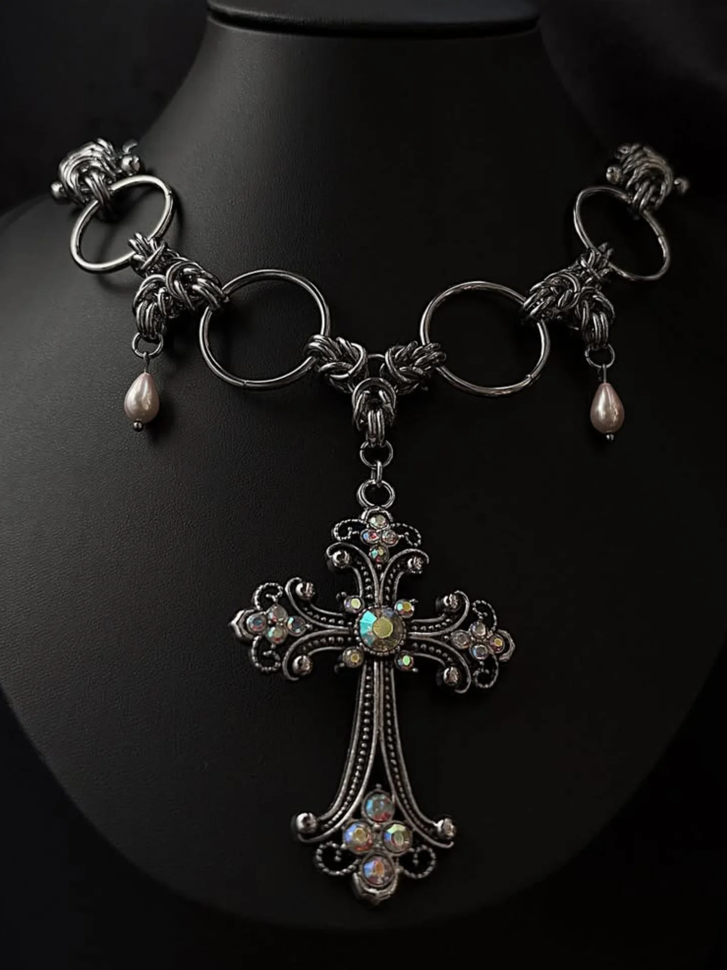 Vespera Choker